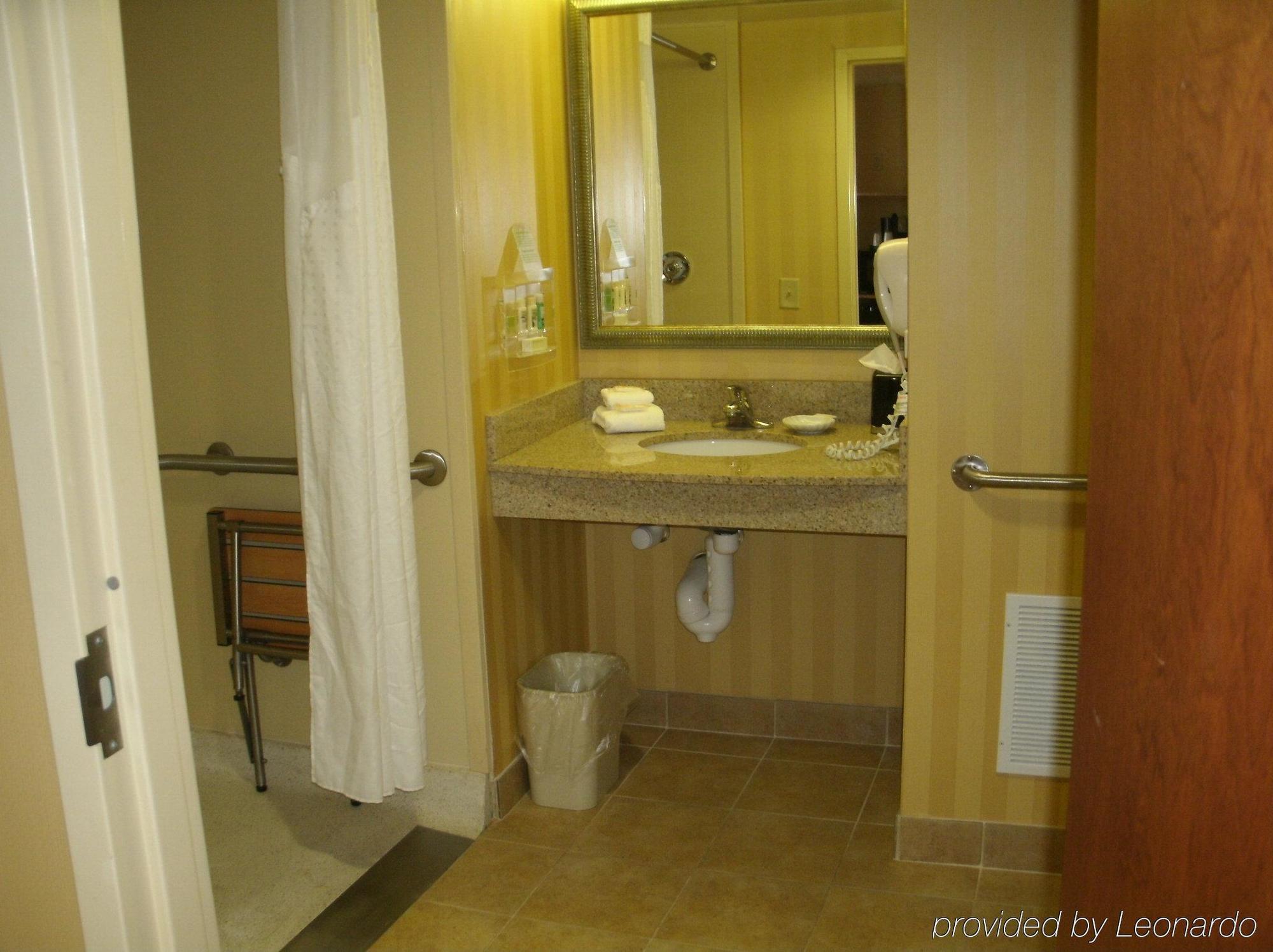 Holiday Inn Rocky Mount I-95 @ Us 64 By Ihg Екстериор снимка