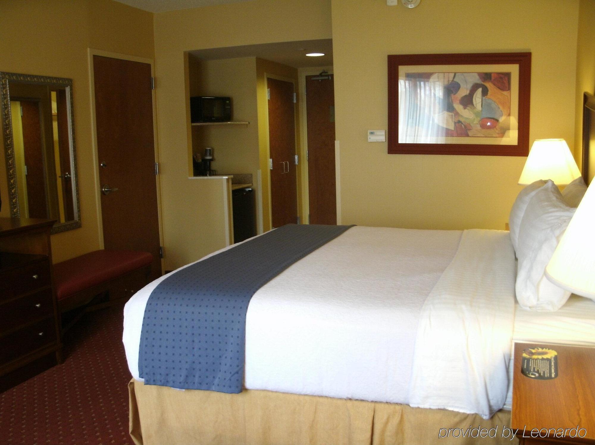 Holiday Inn Rocky Mount I-95 @ Us 64 By Ihg Екстериор снимка